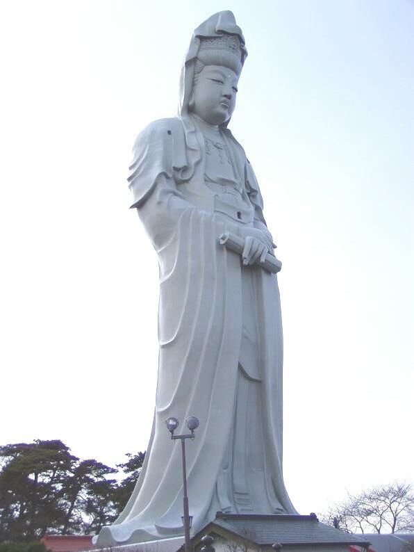 高崎のシンボル、白衣大観音像