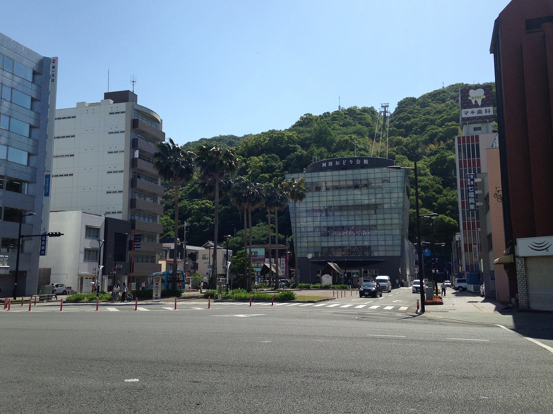 阿波おどり会館の建物