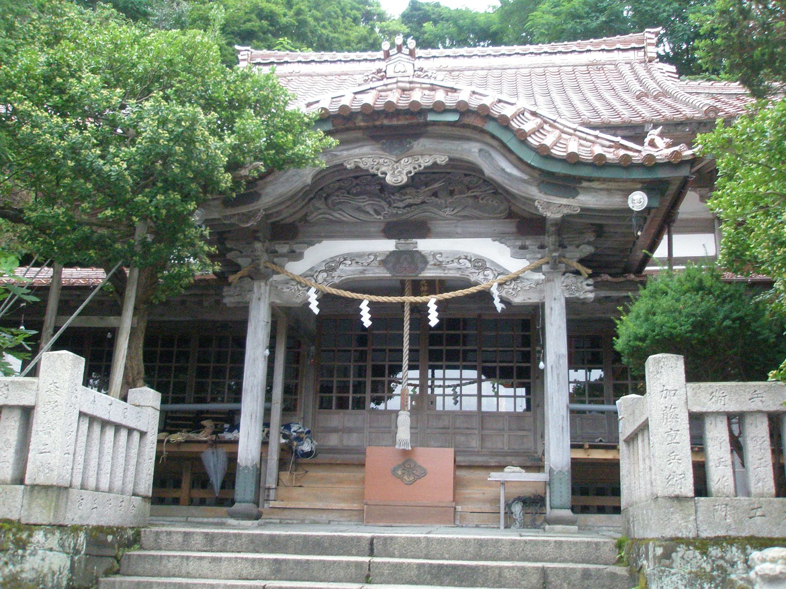 姥神大神宮本殿の精緻な彫刻