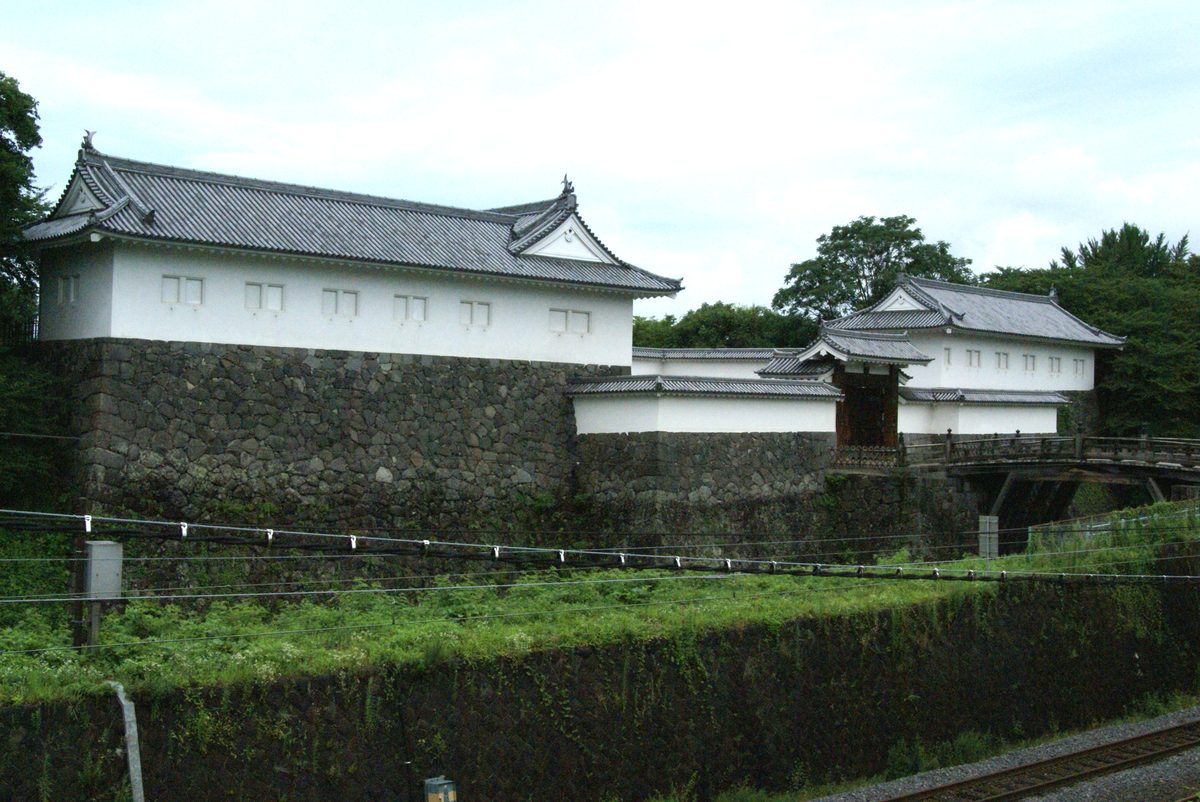 霞城公園、山形城二の丸東大手門
