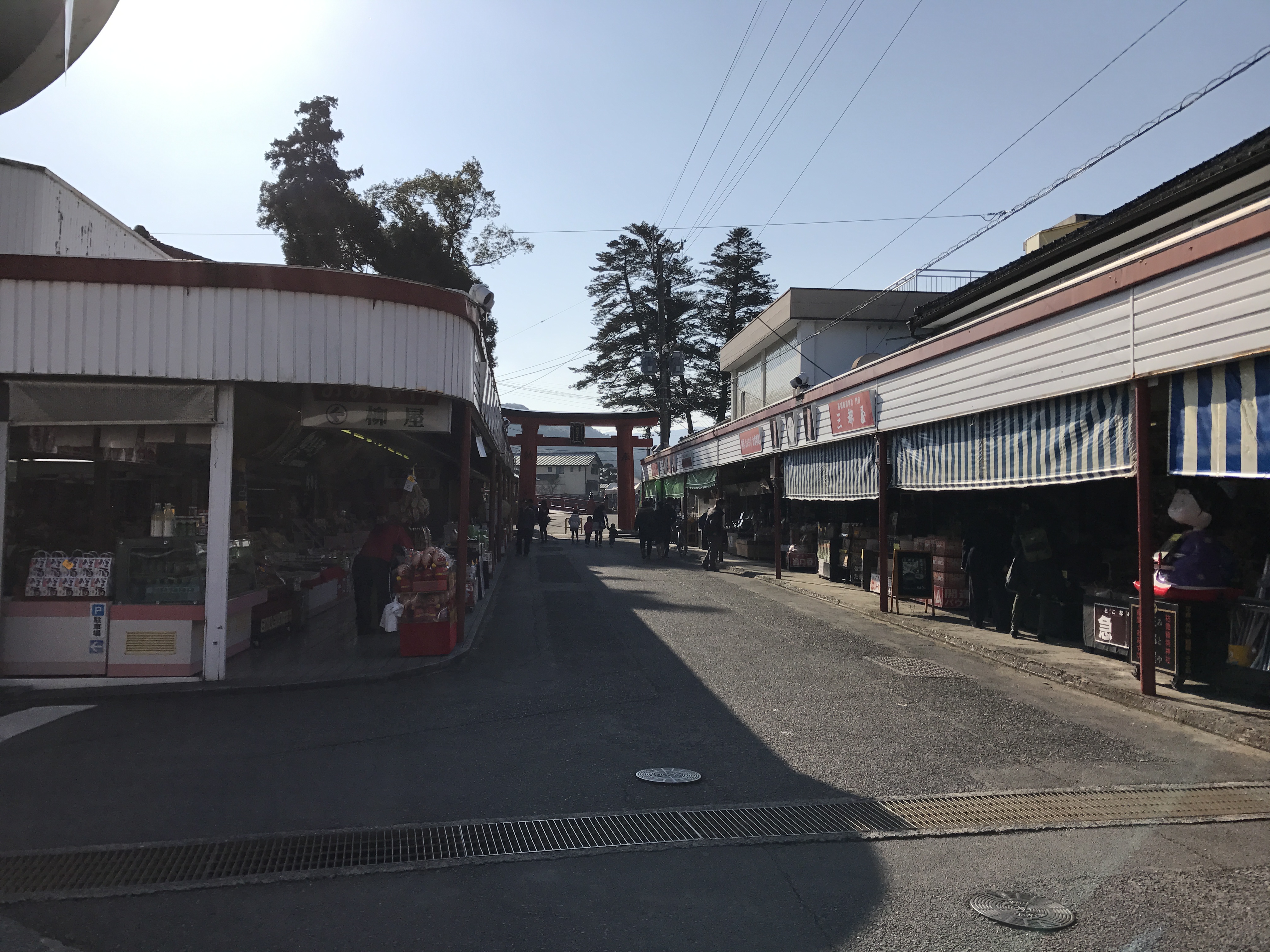 祐徳稲荷神社門前商店街の店先