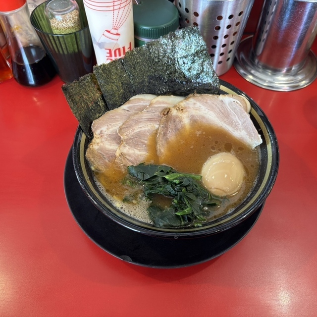 家系ラーメン王道 神道家の料理