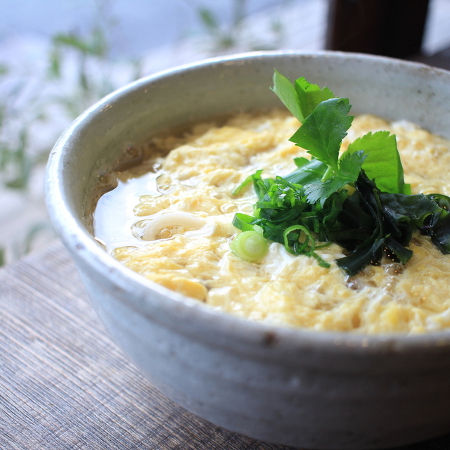 地粉うどん わだち草の料理