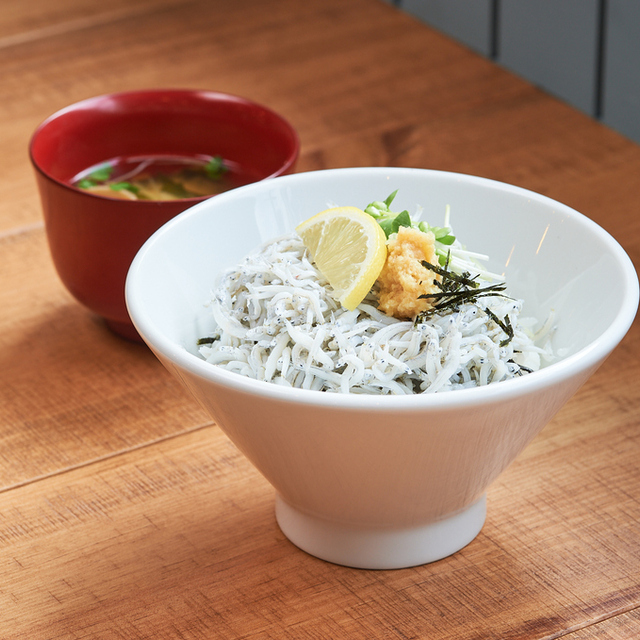 津田宇水産 レストランの料理