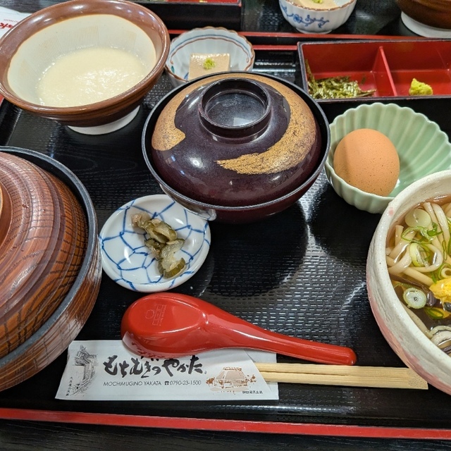 もちむぎのやかたの料理