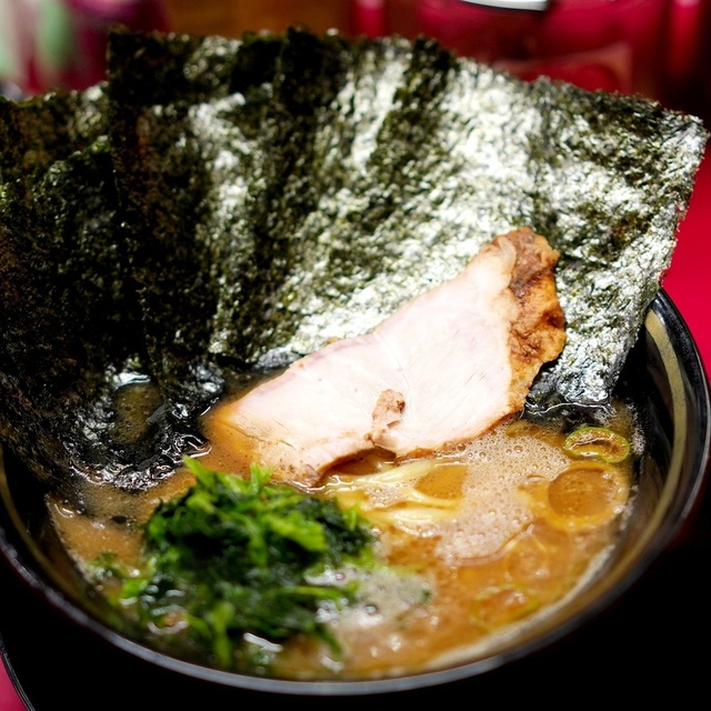 家系ラーメン 王道家 本店の料理