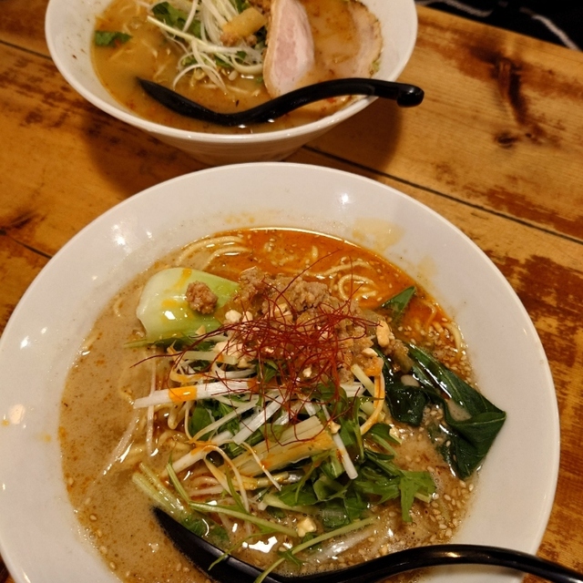 ら麺はちにの料理