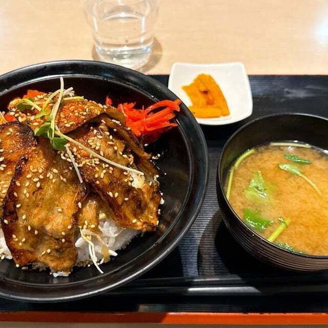 炙り焼 丼・どんの料理