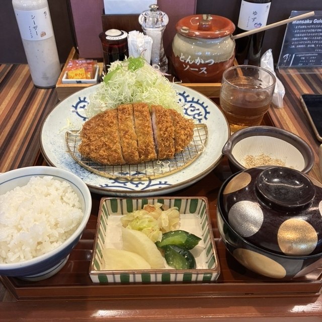 名代かつ屋 万さくの料理