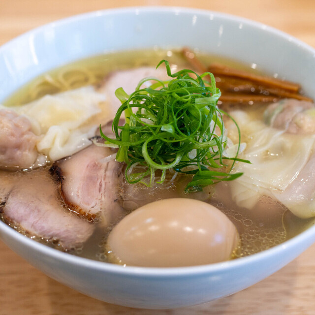 地球の中華そばの料理