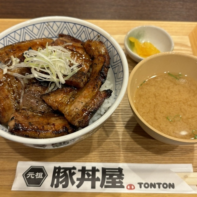 元祖豚丼屋TONTON 高知県庁前店の料理