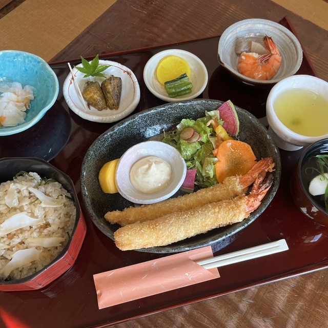 あわびめし栄楽の料理