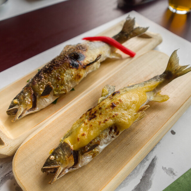 甲佐町やな場の料理