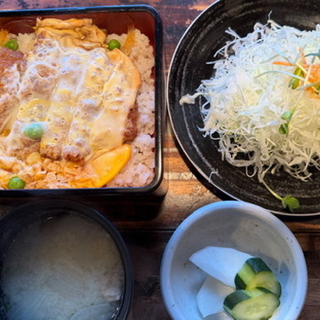 不二かつ 日向本店の料理