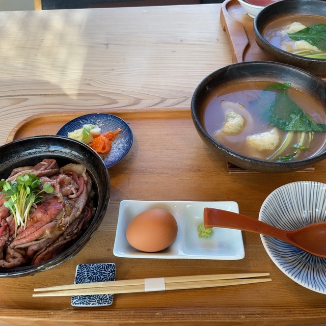 生本まぐろ 炊き餃子 井上の料理
