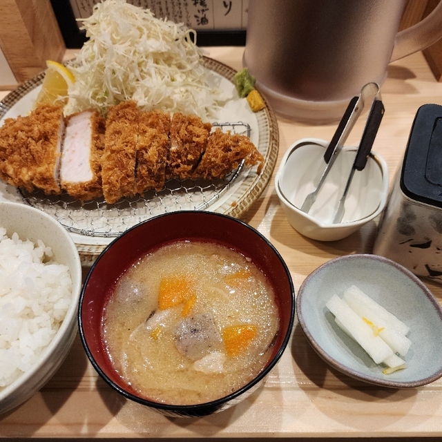 千葉県豚肉向上委員会 会長 新田八之助の料理