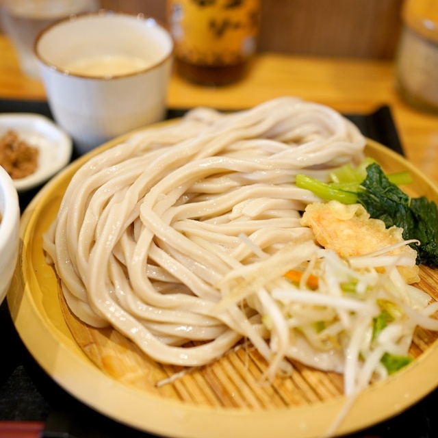 村山 満月うどんの料理