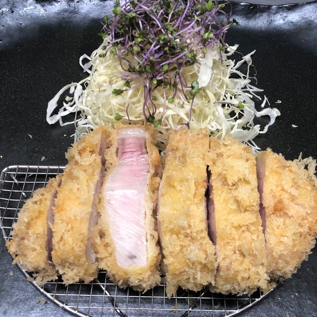 とんかつ 新の料理