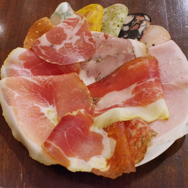 イル コテキーノの料理