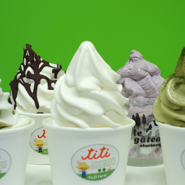 朝搾りソフトクリーム titi 藤井牧場の料理