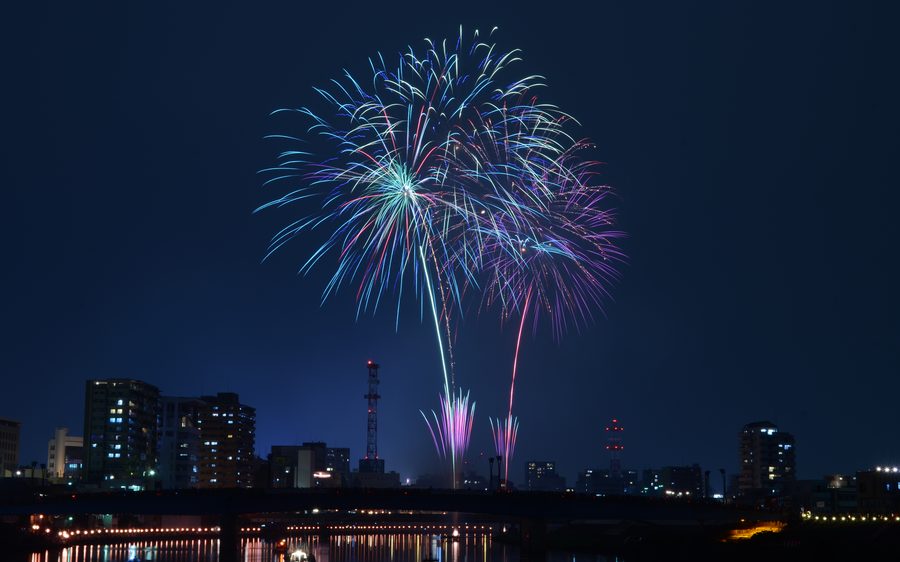 花火大会のイメージ写真