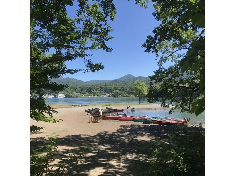 十和田湖でのカヌーツアーのイメージ