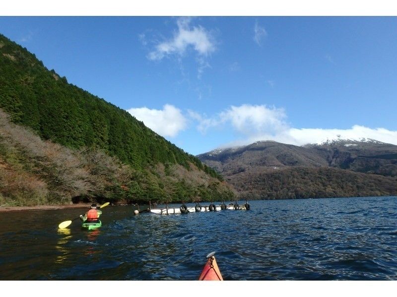 箱根芦ノ湖カヤックツーリング、湖畔の桟橋の様子
