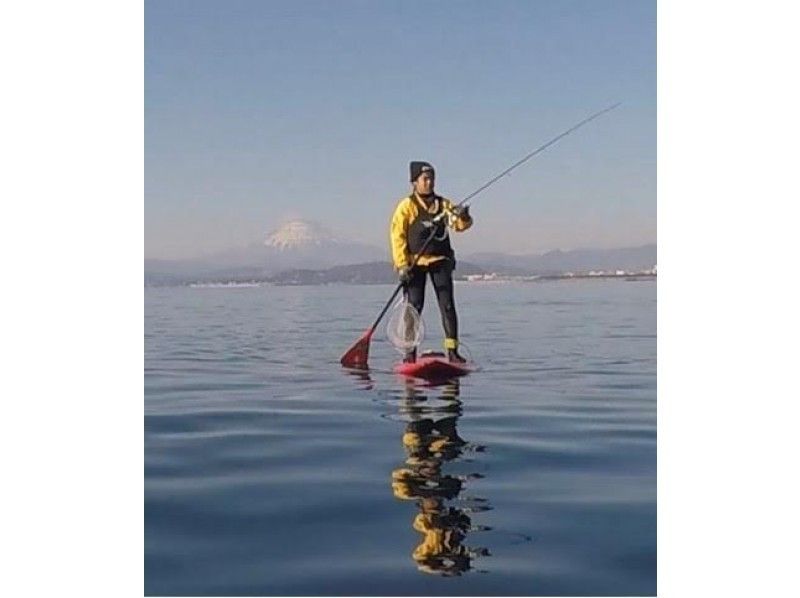 茅ヶ崎の海でのSUPフィッシング体験