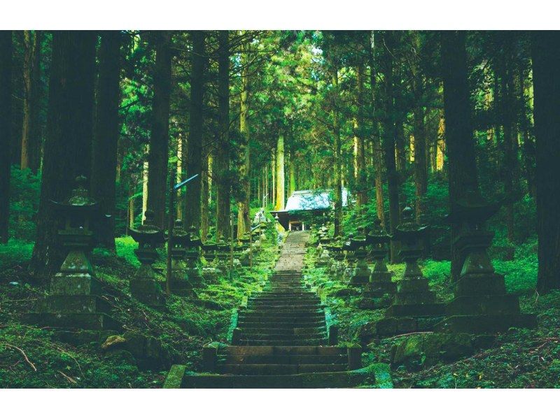 上色見熊野座神社の参道と鳥居