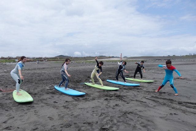 P.D.SURFのサーフィンスクールの様子