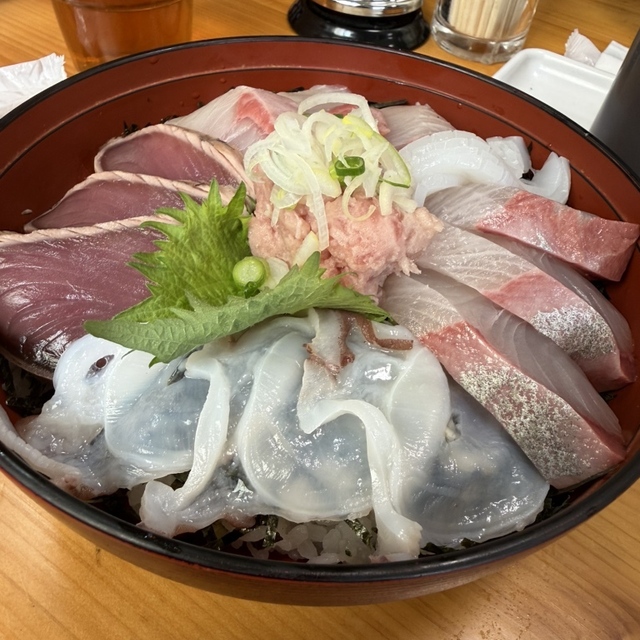 味処あさみの海鮮丼