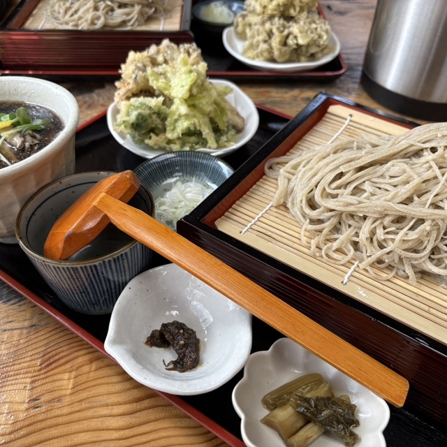 六合野のやの十割そばと天ぷらのイメージ
