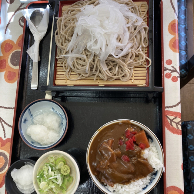 六合の郷しらすなのそばともつ煮丼のイメージ