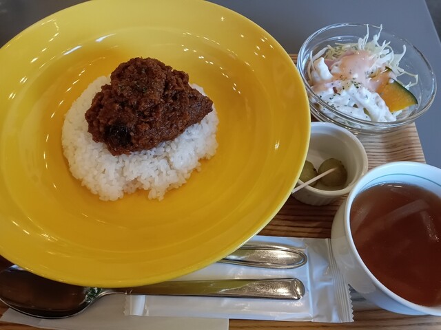 喫茶店ダイジングーの店内
