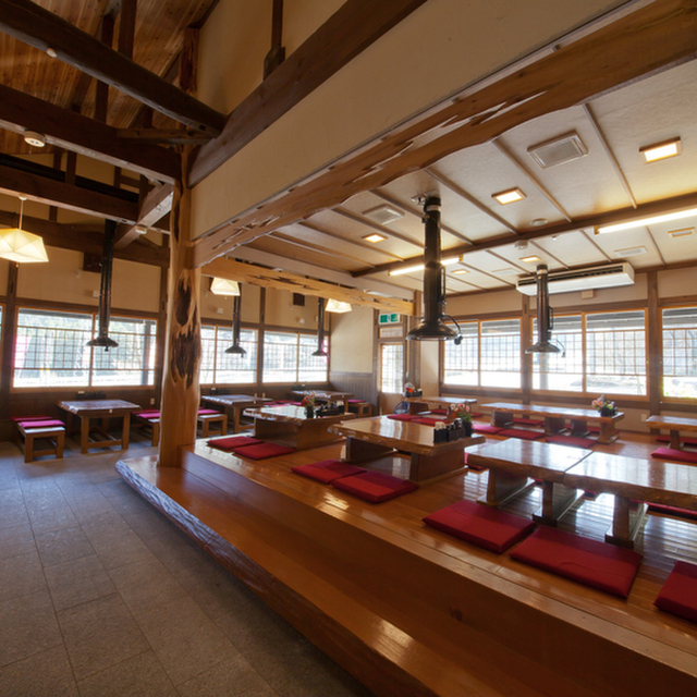 仙人田茶屋両築の店内