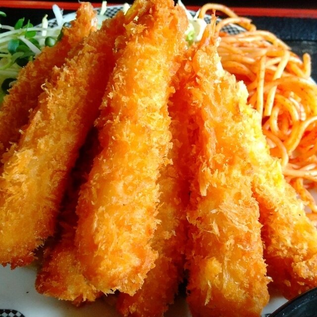 ちりれんげのエビフライ定食