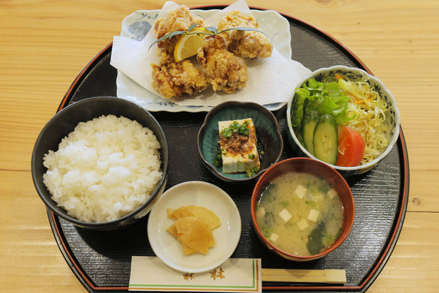 幸盛亭の唐揚げ定食
