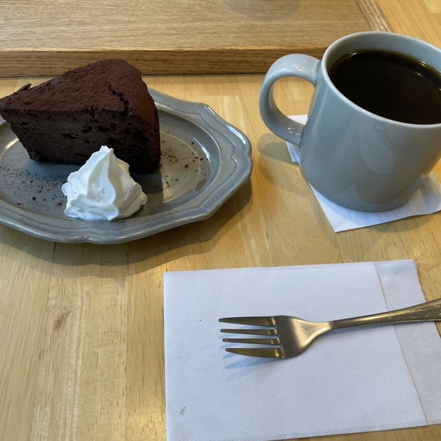 NAP CAFEのケーキとコーヒー