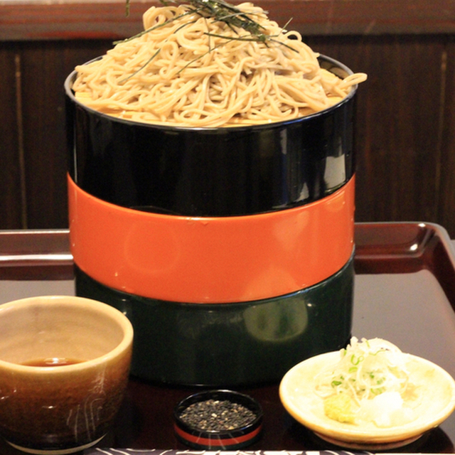信州そばのざるそばと天ぷら