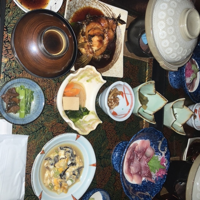 白骨温泉の谷と森