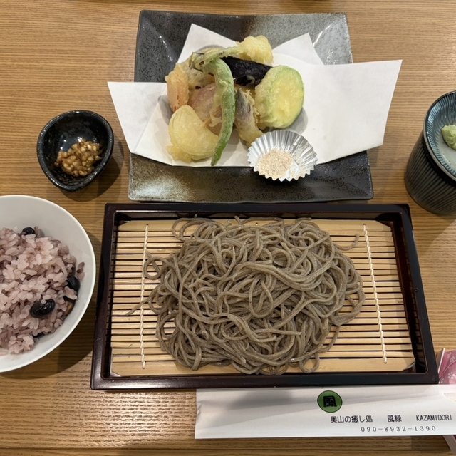 河内の風穴近くのそば・カフェ