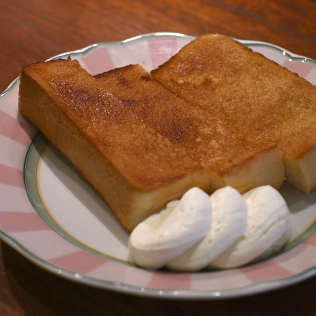 ベーカリーカフェ明治堂のバタートースト