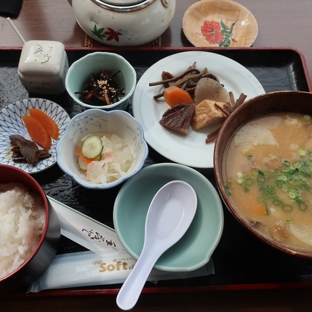 やまいち食堂の定食