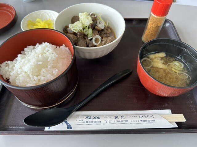 クウィンス森吉の定食