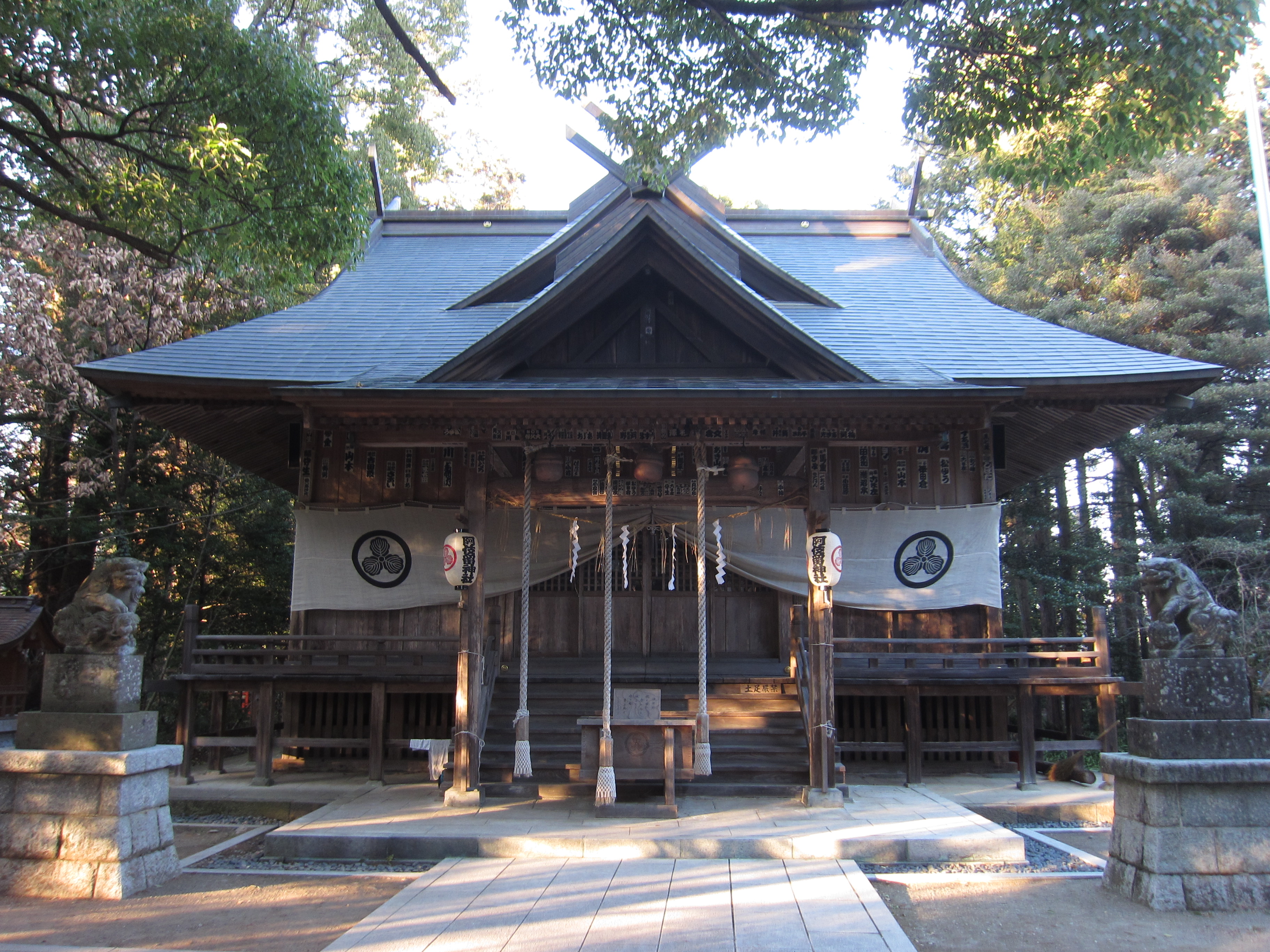 阿伎留神社の拝殿