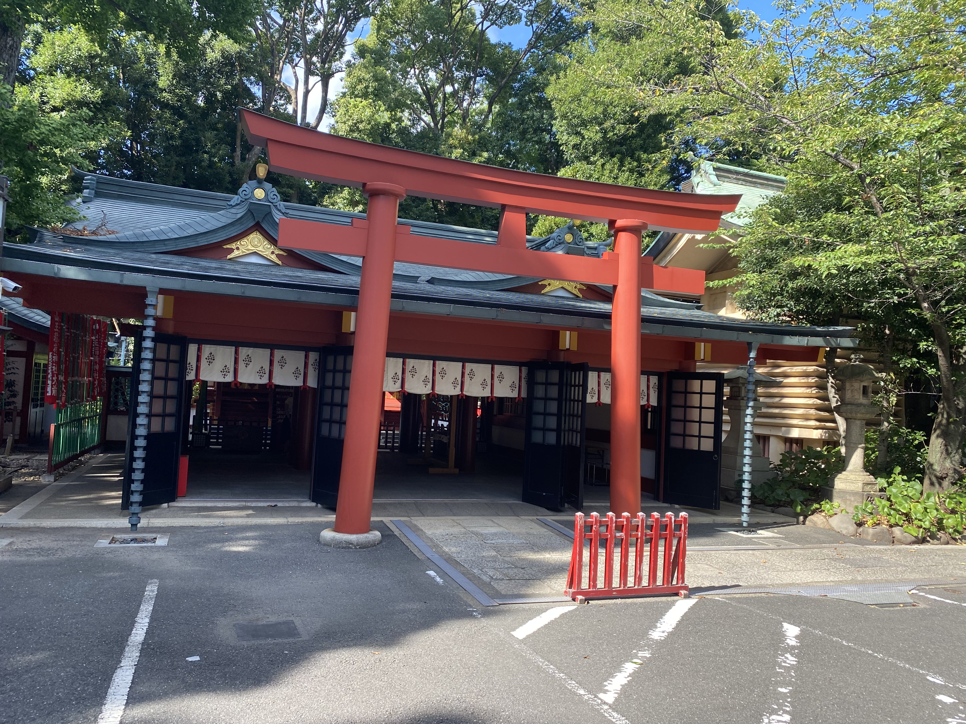 日枝神社の山王鳥居正面