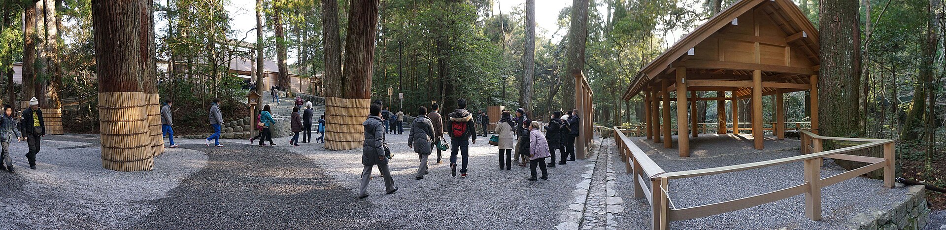 伊勢神宮 内宮の宇治橋と鳥居