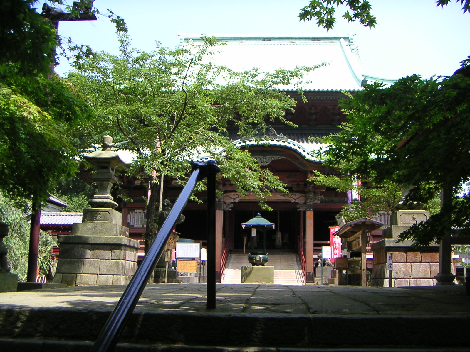 鹿野山神野寺の境内
