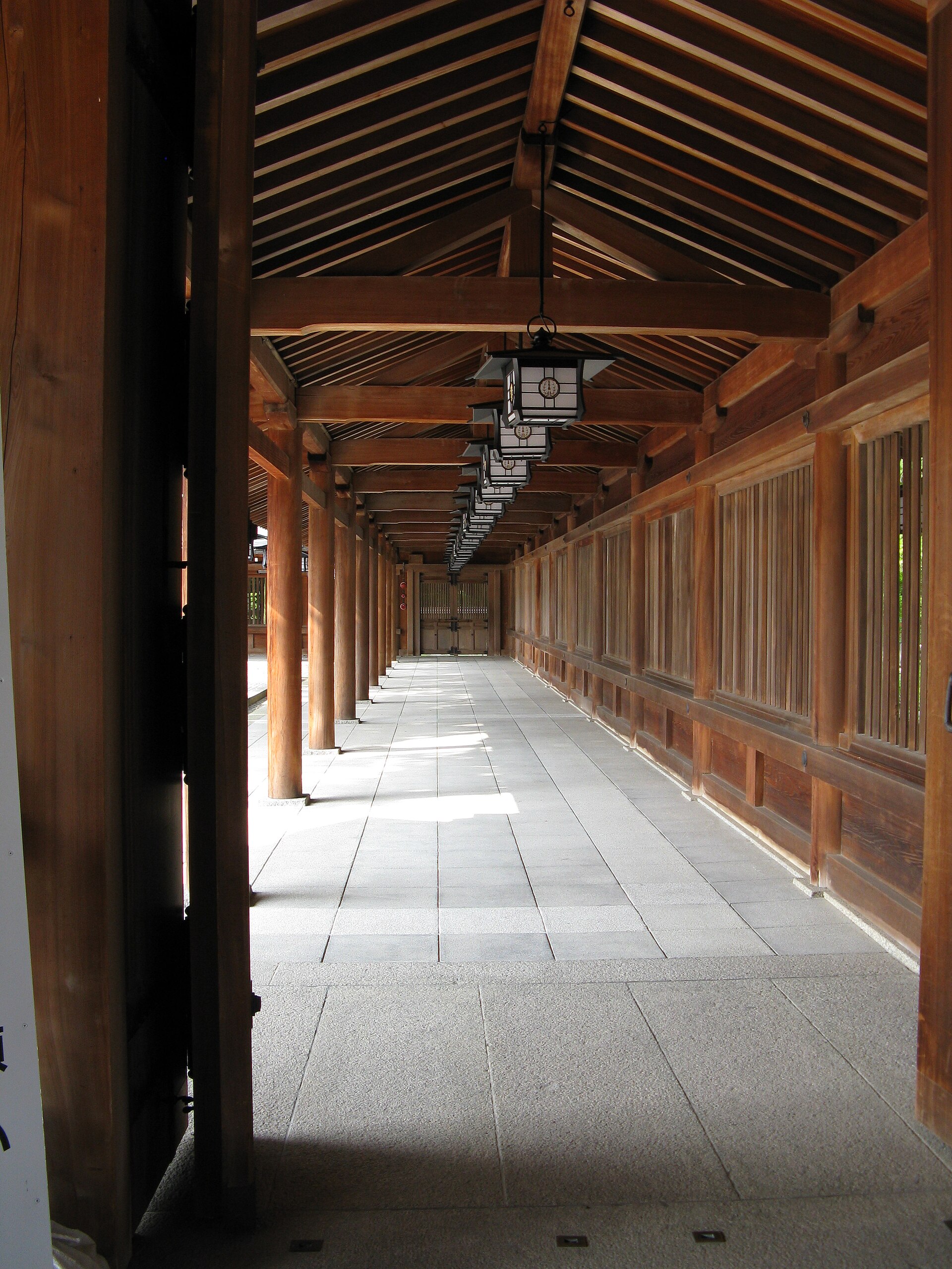 橿原神宮の回廊