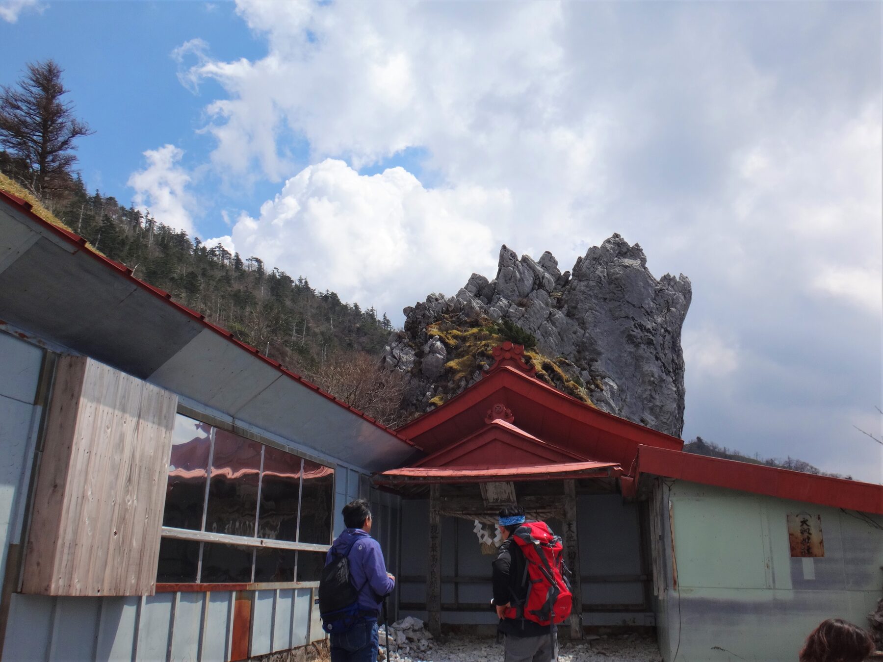 大剣神社の御神体、御塔石